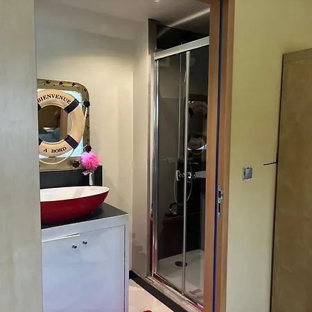 Peniche Casa Luze Issy-les-Moulineaux